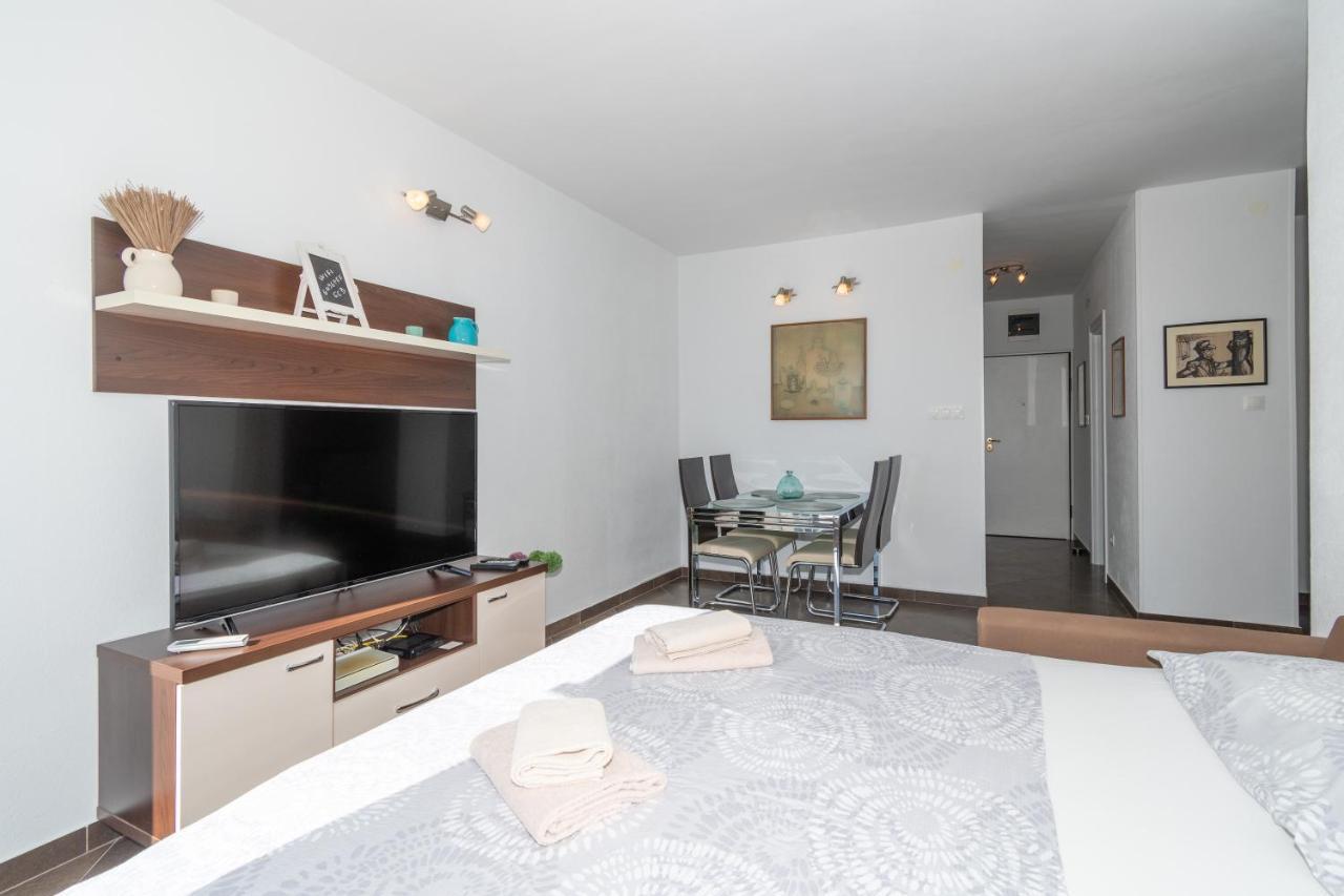 Trstenik Beach Apartment Split Buitenkant foto